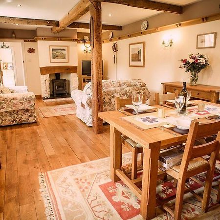 Charming Welsh Cottage Johnston エクステリア 写真